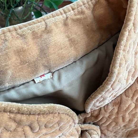 1970s Vintage Quilted Velvet Tan Jacket - Picture 9 of 9